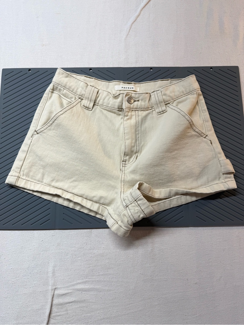 PacSun Cream High-Rise Relaxed Jean Shorts